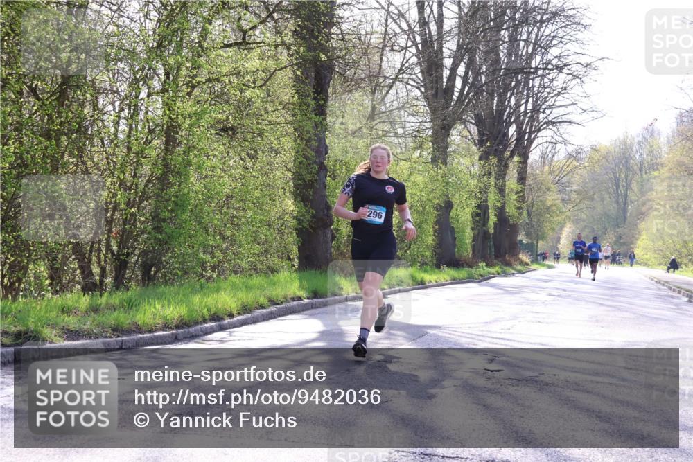 12.04.2026 - 45. Internationalen Wilhelmsburger Insellauf Yannick Fuchs http://msf.ph/oto/9482036 12.04.2026 10:22:30 Laufen 296 meine-sportfotos.de