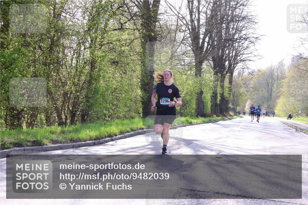 12.04.2026 - 45. Internationalen Wilhelmsburger Insellauf Yannick Fuchs http://msf.ph/oto/9482039 12.04.2026 10:22:30 Laufen 3296 meine-sportfotos.de