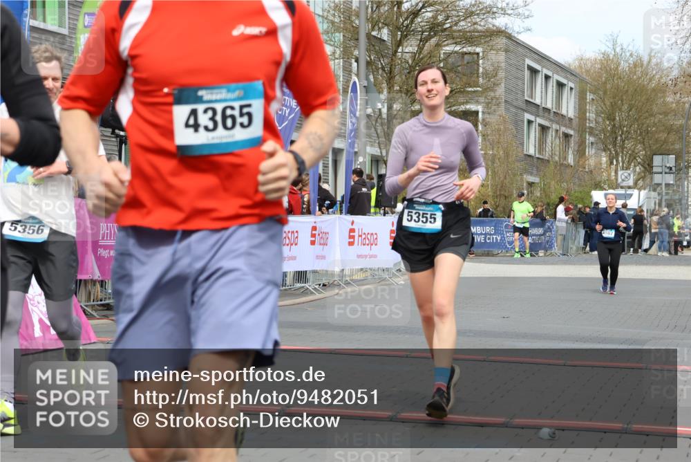 12.04.2026 - 45. Internationalen Wilhelmsburger Insellauf Strokosch-Dieckow http://msf.ph/oto/9482051 12.04.2026 13:24:38 Ziel 5632, 4365, 3267, 2562, 5356, 5355 meine-sportfotos.de
