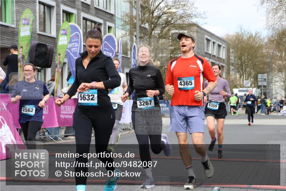 12.04.2026 - 45. Internationalen Wilhelmsburger Insellauf Strokosch-Dieckow http://msf.ph/oto/9482087 12.04.2026 13:24:36 Ziel 3871, 5632, 4365, 3267, 2562, 5356, 5355 meine-sportfotos.de