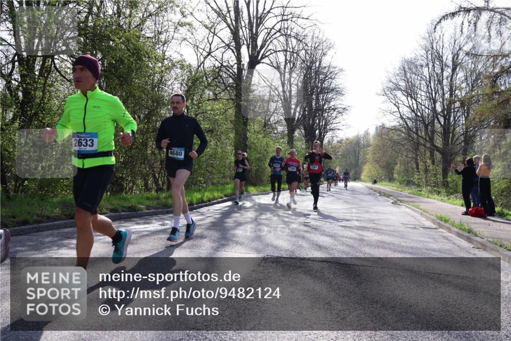 12.04.2026 - 45. Internationalen Wilhelmsburger Insellauf Yannick Fuchs http://msf.ph/oto/9482124 12.04.2026 10:30:24 Laufen 2633, 4680, 3381, 5034, 3380 meine-sportfotos.de