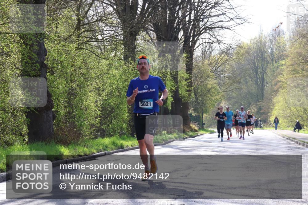 12.04.2026 - 45. Internationalen Wilhelmsburger Insellauf Yannick Fuchs http://msf.ph/oto/9482142 12.04.2026 10:22:41 Laufen 5821 meine-sportfotos.de