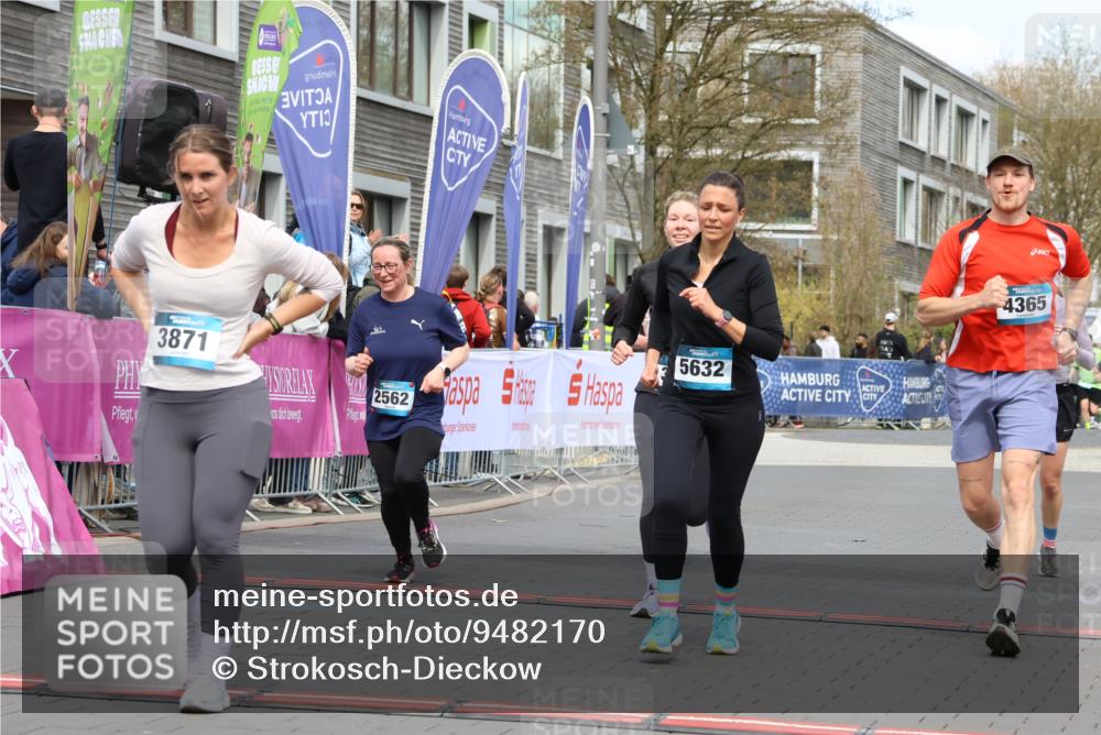 12.04.2026 - 45. Internationalen Wilhelmsburger Insellauf Strokosch-Dieckow http://msf.ph/oto/9482170 12.04.2026 13:24:35 Ziel 3871, 5632, 4365, 3267, 2562, 5356, 5355 meine-sportfotos.de