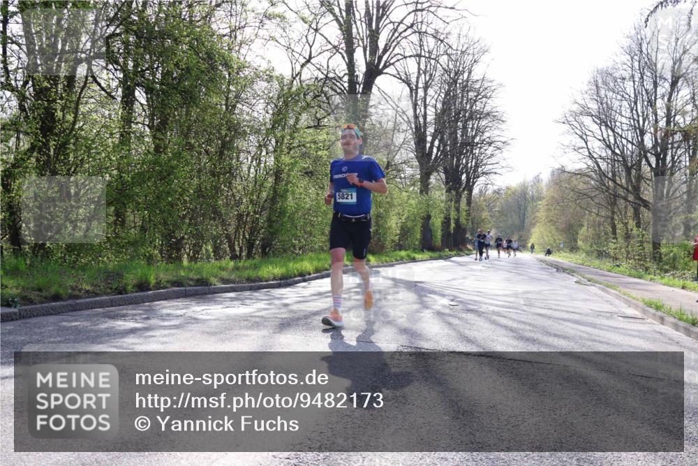 12.04.2026 - 45. Internationalen Wilhelmsburger Insellauf Yannick Fuchs http://msf.ph/oto/9482173 12.04.2026 10:22:43 Laufen 5821 meine-sportfotos.de