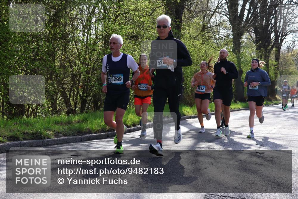 12.04.2026 - 45. Internationalen Wilhelmsburger Insellauf Yannick Fuchs http://msf.ph/oto/9482183 12.04.2026 10:30:28 Laufen 5299, 4327, 52, 5832, 4232 meine-sportfotos.de