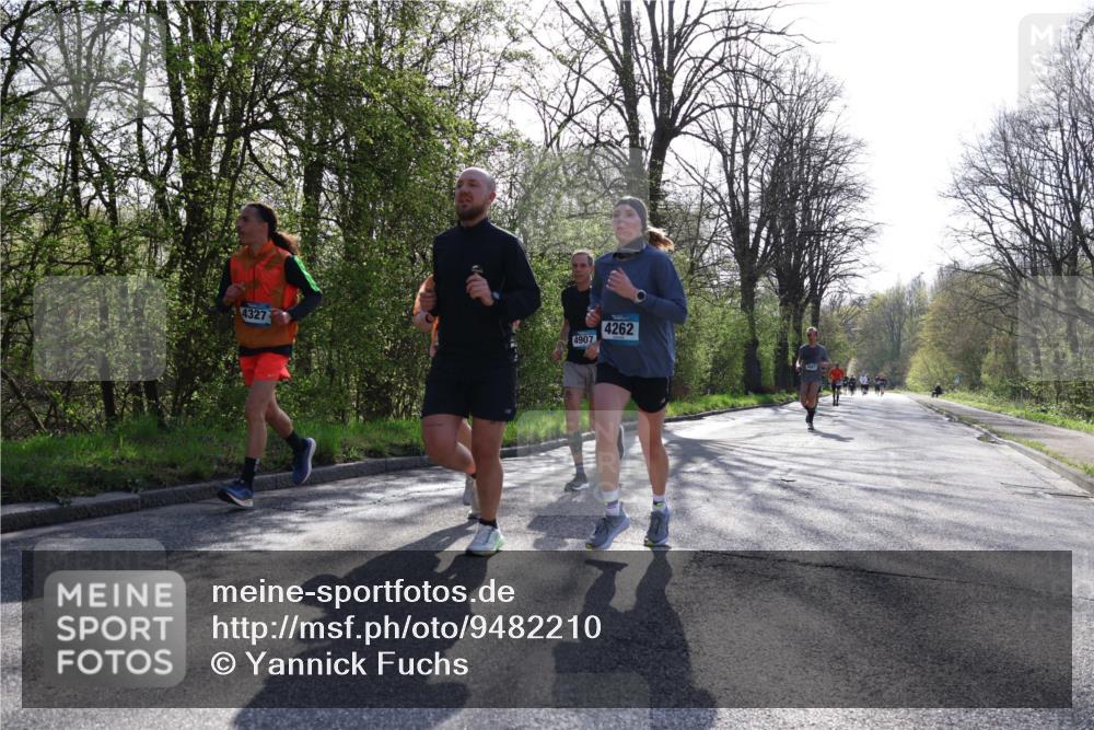 12.04.2026 - 45. Internationalen Wilhelmsburger Insellauf Yannick Fuchs http://msf.ph/oto/9482210 12.04.2026 10:30:30 Laufen 4327, 4907, 4262 meine-sportfotos.de
