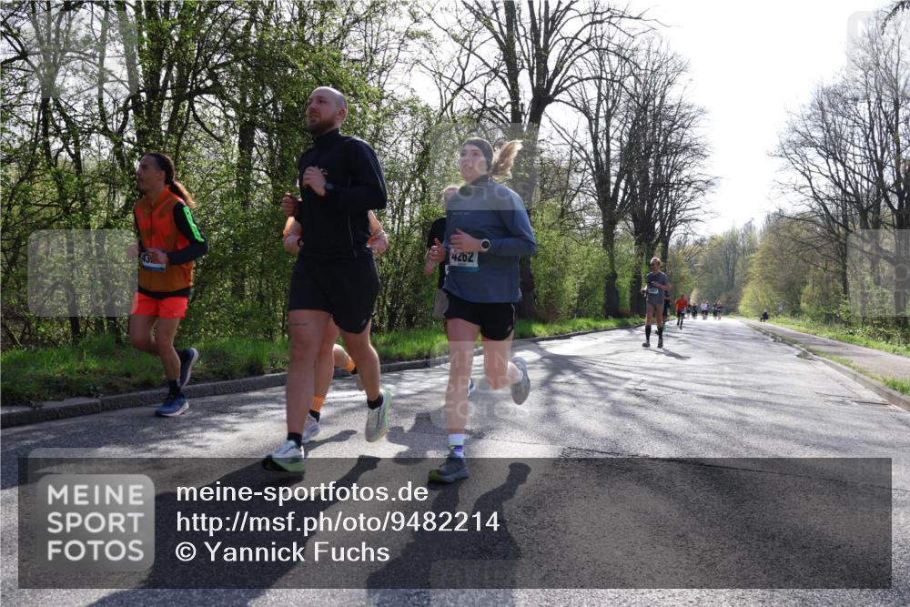 12.04.2026 - 45. Internationalen Wilhelmsburger Insellauf Yannick Fuchs http://msf.ph/oto/9482214 12.04.2026 10:30:30 Laufen 4262 meine-sportfotos.de