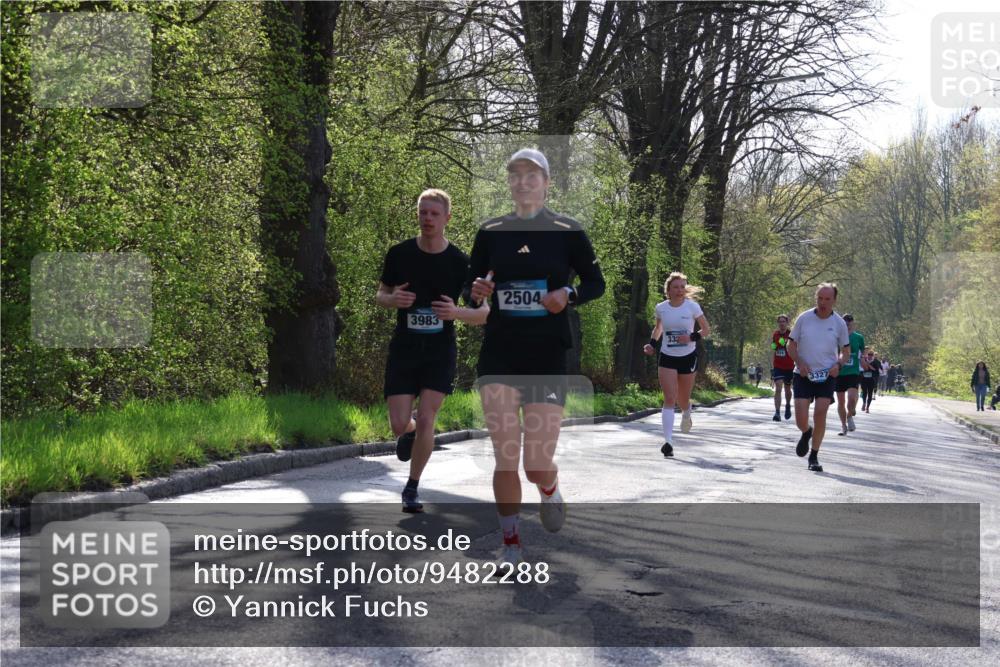 12.04.2026 - 45. Internationalen Wilhelmsburger Insellauf Yannick Fuchs http://msf.ph/oto/9482288 12.04.2026 10:22:55 Laufen 3983, 2504, 33, 3327 meine-sportfotos.de