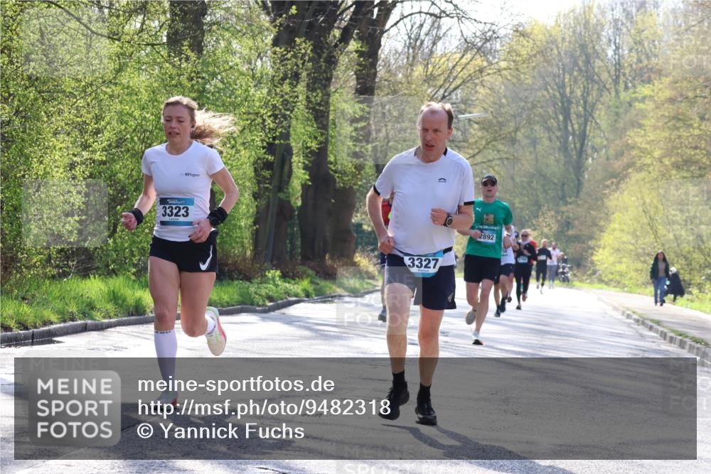 12.04.2026 - 45. Internationalen Wilhelmsburger Insellauf Yannick Fuchs http://msf.ph/oto/9482318 12.04.2026 10:22:57 Laufen 3323, 3327, 2892 meine-sportfotos.de