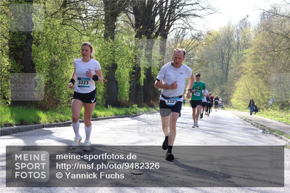 12.04.2026 - 45. Internationalen Wilhelmsburger Insellauf Yannick Fuchs http://msf.ph/oto/9482326 12.04.2026 10:22:58 Laufen 3323, 3327, 2892 meine-sportfotos.de