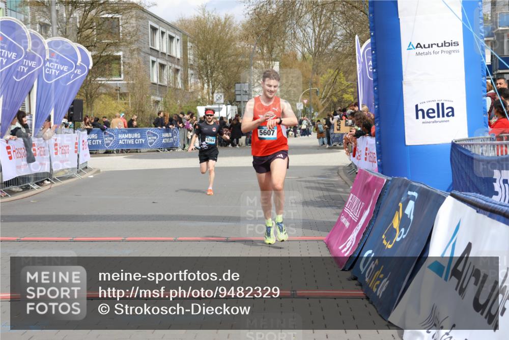 12.04.2026 - 45. Internationalen Wilhelmsburger Insellauf Strokosch-Dieckow http://msf.ph/oto/9482329 12.04.2026 12:48:20 Ziel 5607, 5364 meine-sportfotos.de