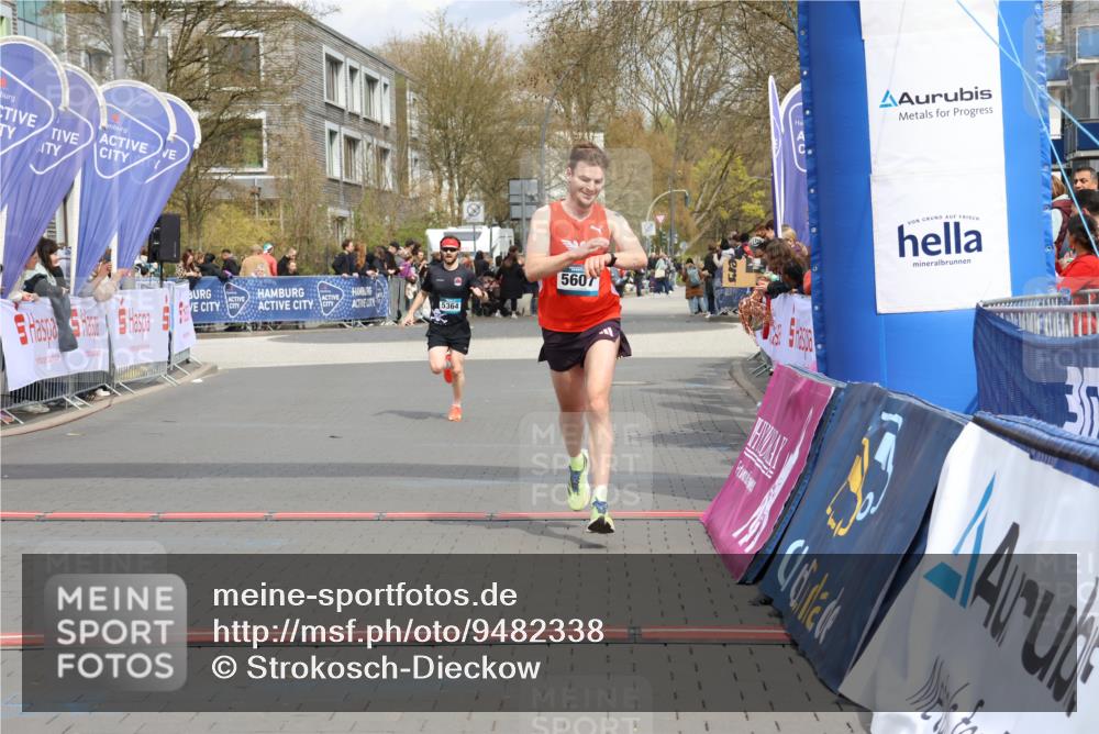 12.04.2026 - 45. Internationalen Wilhelmsburger Insellauf Strokosch-Dieckow http://msf.ph/oto/9482338 12.04.2026 12:48:21 Ziel 5607, 5364 meine-sportfotos.de