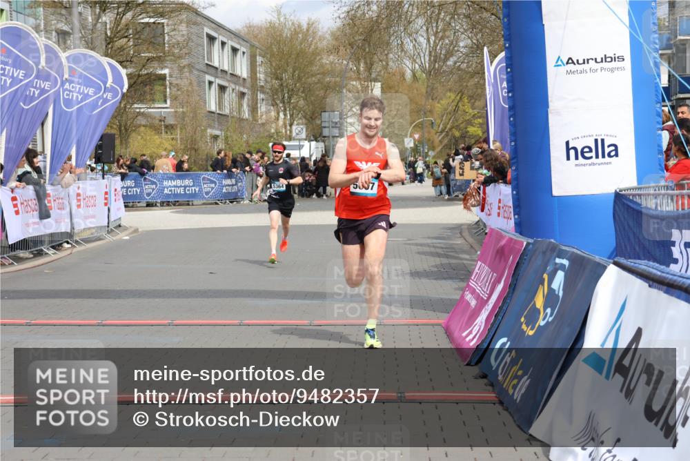12.04.2026 - 45. Internationalen Wilhelmsburger Insellauf Strokosch-Dieckow http://msf.ph/oto/9482357 12.04.2026 12:48:21 Ziel 5607, 5364 meine-sportfotos.de