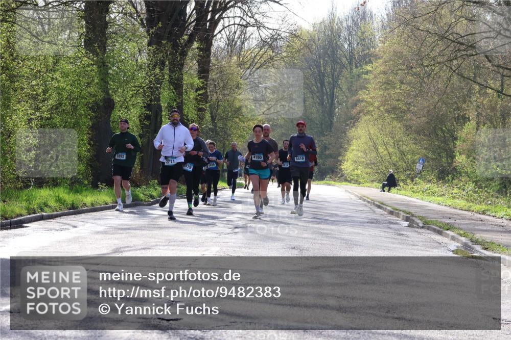 12.04.2026 - 45. Internationalen Wilhelmsburger Insellauf Yannick Fuchs http://msf.ph/oto/9482383 12.04.2026 10:30:45 Laufen 3892, 2711, 479, 5038, 4180, 2812, 5416 meine-sportfotos.de