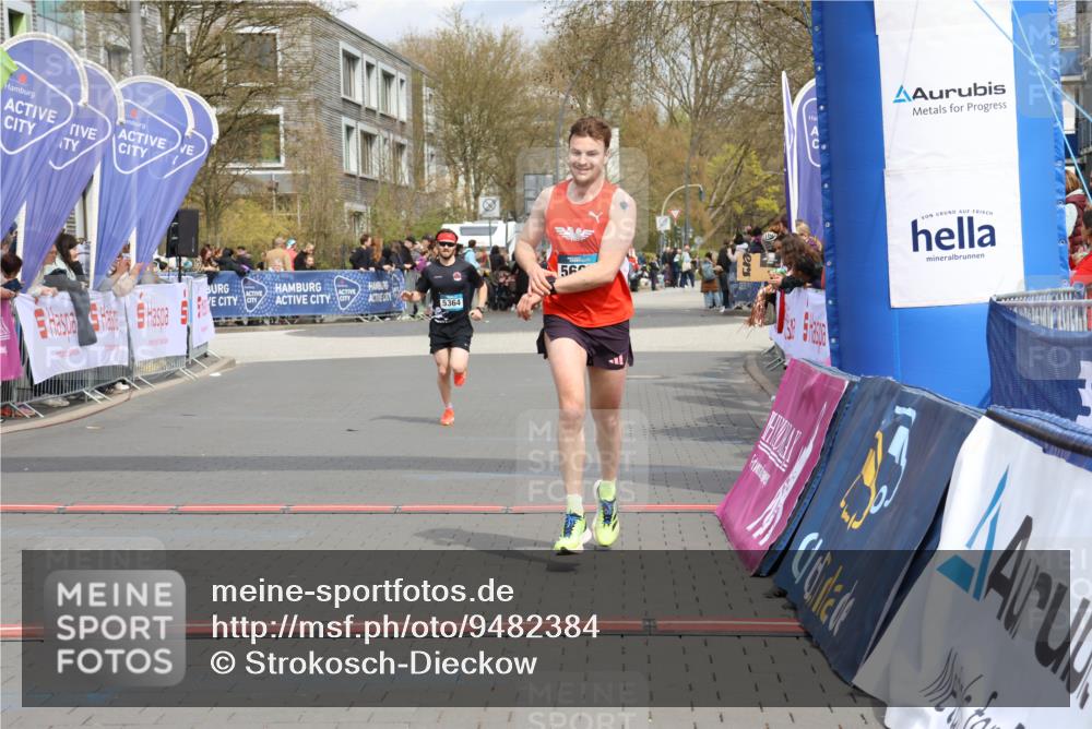 12.04.2026 - 45. Internationalen Wilhelmsburger Insellauf Strokosch-Dieckow http://msf.ph/oto/9482384 12.04.2026 12:48:21 Ziel 5607, 5364 meine-sportfotos.de