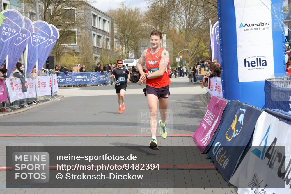 12.04.2026 - 45. Internationalen Wilhelmsburger Insellauf Strokosch-Dieckow http://msf.ph/oto/9482394 12.04.2026 12:48:21 Ziel 5607, 5364 meine-sportfotos.de