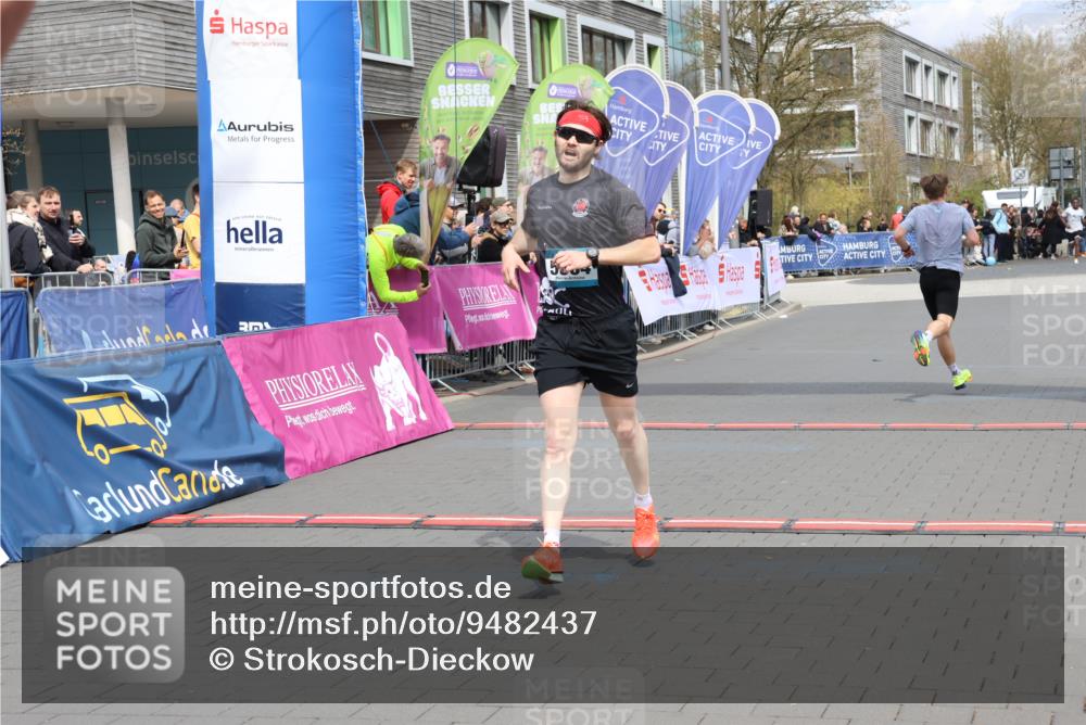 12.04.2026 - 45. Internationalen Wilhelmsburger Insellauf Strokosch-Dieckow http://msf.ph/oto/9482437 12.04.2026 12:48:25 Ziel 5607, 5364 meine-sportfotos.de