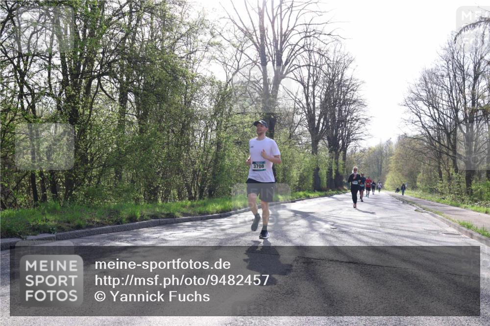 12.04.2026 - 45. Internationalen Wilhelmsburger Insellauf Yannick Fuchs http://msf.ph/oto/9482457 12.04.2026 10:23:07 Laufen 3708 meine-sportfotos.de