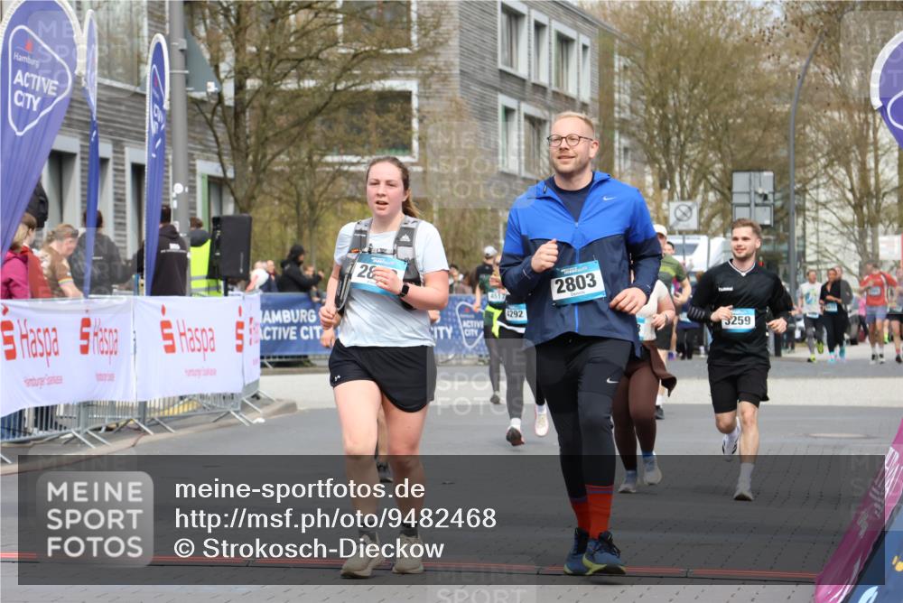 12.04.2026 - 45. Internationalen Wilhelmsburger Insellauf Strokosch-Dieckow http://msf.ph/oto/9482468 12.04.2026 13:24:18 Ziel 3739, 5209, 5212, 2802, 2803, 3258, 3259, 4073 meine-sportfotos.de