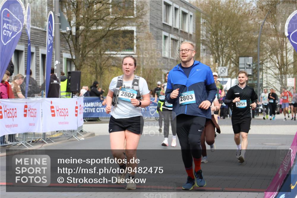 12.04.2026 - 45. Internationalen Wilhelmsburger Insellauf Strokosch-Dieckow http://msf.ph/oto/9482475 12.04.2026 13:24:18 Ziel 3739, 5209, 5212, 2802, 2803, 3258, 3259, 4073 meine-sportfotos.de
