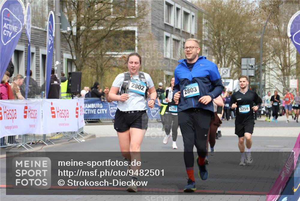 12.04.2026 - 45. Internationalen Wilhelmsburger Insellauf Strokosch-Dieckow http://msf.ph/oto/9482501 12.04.2026 13:24:18 Ziel 3739, 5209, 5212, 2802, 2803, 3258, 3259, 4073 meine-sportfotos.de