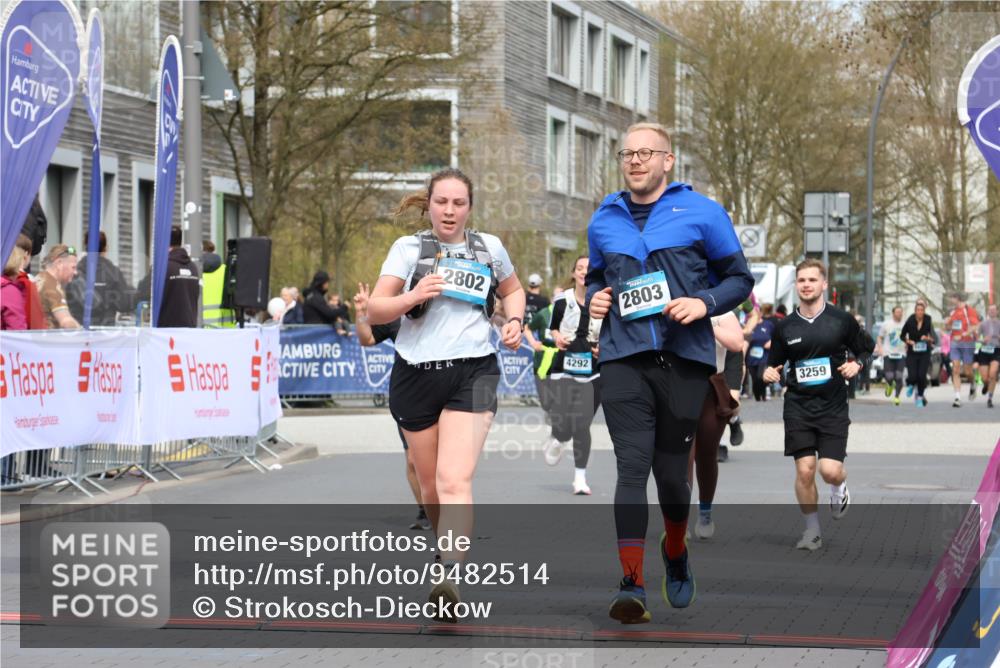 12.04.2026 - 45. Internationalen Wilhelmsburger Insellauf Strokosch-Dieckow http://msf.ph/oto/9482514 12.04.2026 13:24:18 Ziel 3739, 5209, 5212, 2802, 2803, 3258, 3259, 4073 meine-sportfotos.de