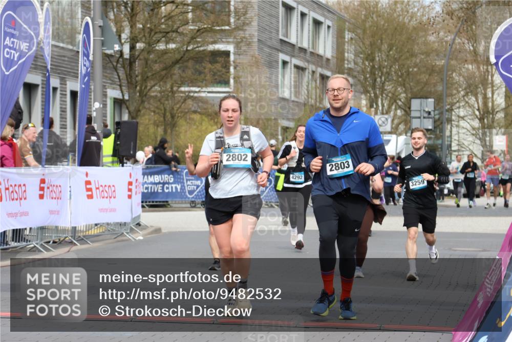 12.04.2026 - 45. Internationalen Wilhelmsburger Insellauf Strokosch-Dieckow http://msf.ph/oto/9482532 12.04.2026 13:24:18 Ziel 3739, 5209, 5212, 2802, 2803, 3258, 3259, 4073 meine-sportfotos.de