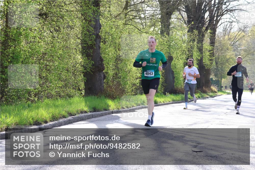 12.04.2026 - 45. Internationalen Wilhelmsburger Insellauf Yannick Fuchs http://msf.ph/oto/9482582 12.04.2026 10:23:19 Laufen 4043, 4322, 4127 meine-sportfotos.de