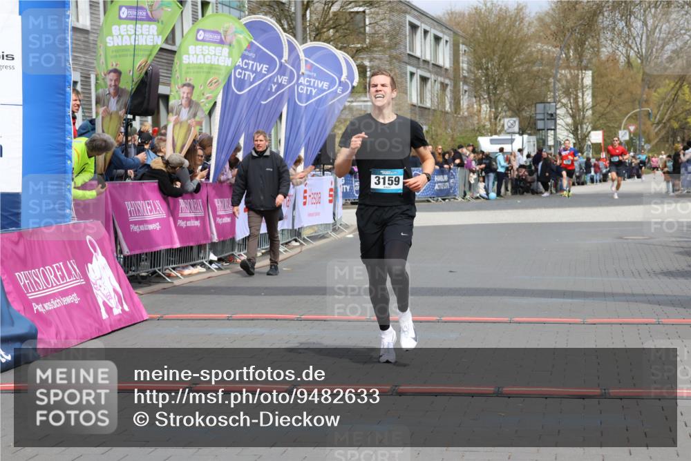 12.04.2026 - 45. Internationalen Wilhelmsburger Insellauf Strokosch-Dieckow http://msf.ph/oto/9482633 12.04.2026 12:48:51 Ziel 3159 meine-sportfotos.de