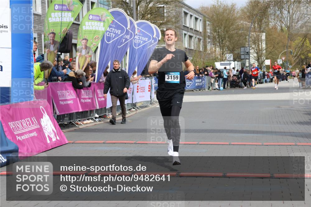 12.04.2026 - 45. Internationalen Wilhelmsburger Insellauf Strokosch-Dieckow http://msf.ph/oto/9482641 12.04.2026 12:48:51 Ziel 3159 meine-sportfotos.de