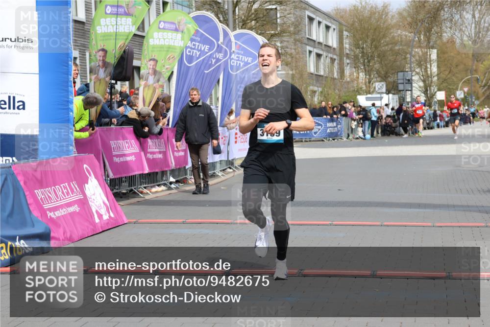12.04.2026 - 45. Internationalen Wilhelmsburger Insellauf Strokosch-Dieckow http://msf.ph/oto/9482675 12.04.2026 12:48:52 Ziel 3159 meine-sportfotos.de
