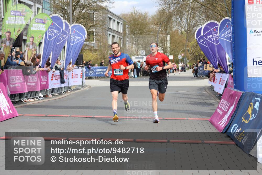 12.04.2026 - 45. Internationalen Wilhelmsburger Insellauf Strokosch-Dieckow http://msf.ph/oto/9482718 12.04.2026 12:48:59 Ziel 4677, 4240 meine-sportfotos.de