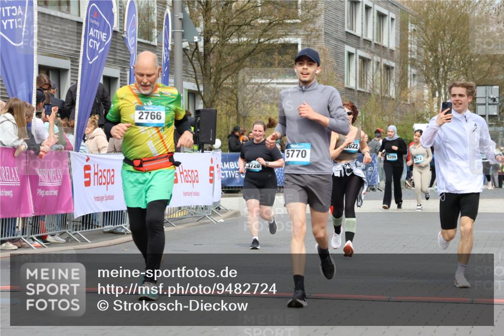 12.04.2026 - 45. Internationalen Wilhelmsburger Insellauf Strokosch-Dieckow http://msf.ph/oto/9482724 12.04.2026 13:24:08 Ziel 2766, 5622 meine-sportfotos.de