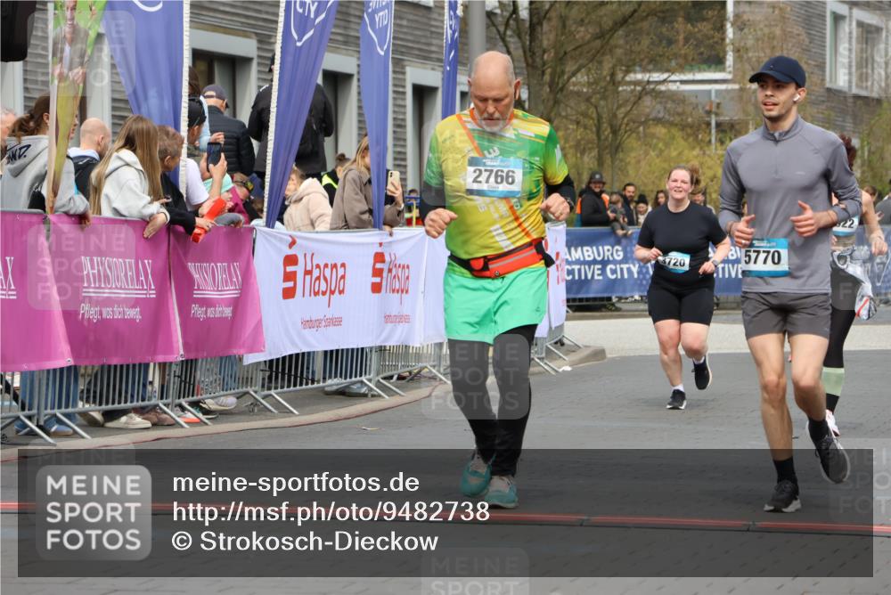 12.04.2026 - 45. Internationalen Wilhelmsburger Insellauf Strokosch-Dieckow http://msf.ph/oto/9482738 12.04.2026 13:24:07 Ziel 2766, 5622 meine-sportfotos.de