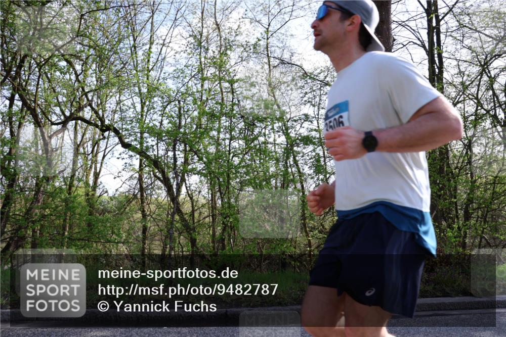 12.04.2026 - 45. Internationalen Wilhelmsburger Insellauf Yannick Fuchs http://msf.ph/oto/9482787 12.04.2026 10:23:42 Laufen  meine-sportfotos.de