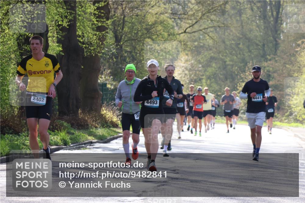 12.04.2026 - 45. Internationalen Wilhelmsburger Insellauf Yannick Fuchs http://msf.ph/oto/9482841 12.04.2026 10:23:54 Laufen 2402, 3, 4493, 392, 4441, 1645, 4807 meine-sportfotos.de