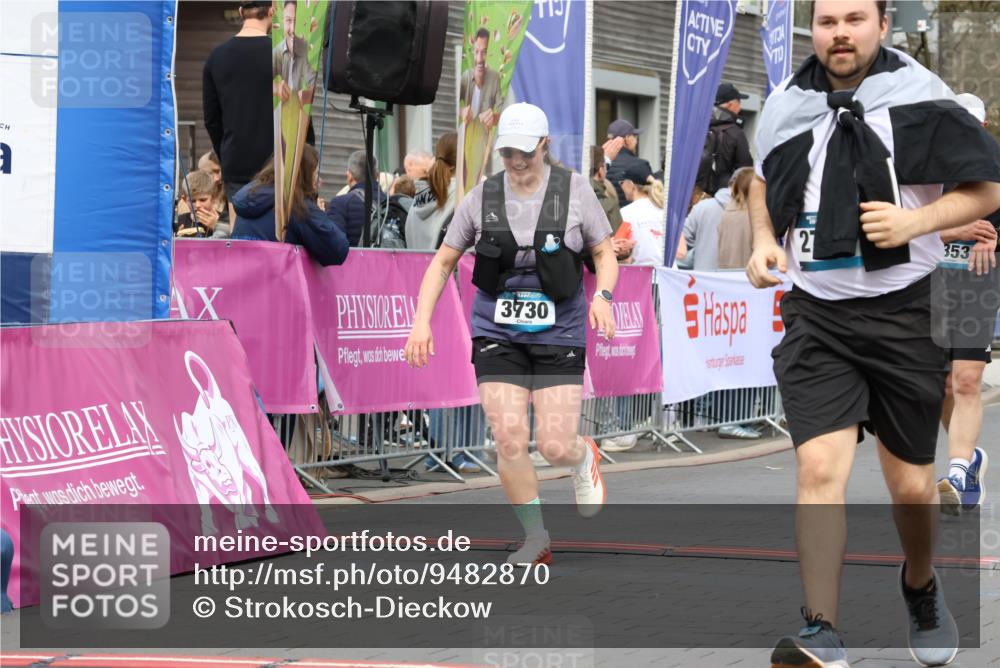 12.04.2026 - 45. Internationalen Wilhelmsburger Insellauf Strokosch-Dieckow http://msf.ph/oto/9482870 12.04.2026 13:24:00 Ziel 3814, 2716, 3730, 3353 meine-sportfotos.de