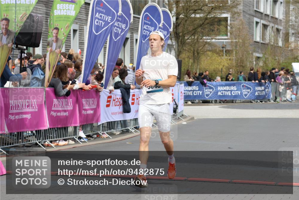 12.04.2026 - 45. Internationalen Wilhelmsburger Insellauf Strokosch-Dieckow http://msf.ph/oto/9482875 12.04.2026 12:49:15 Ziel 3947, 5648 meine-sportfotos.de