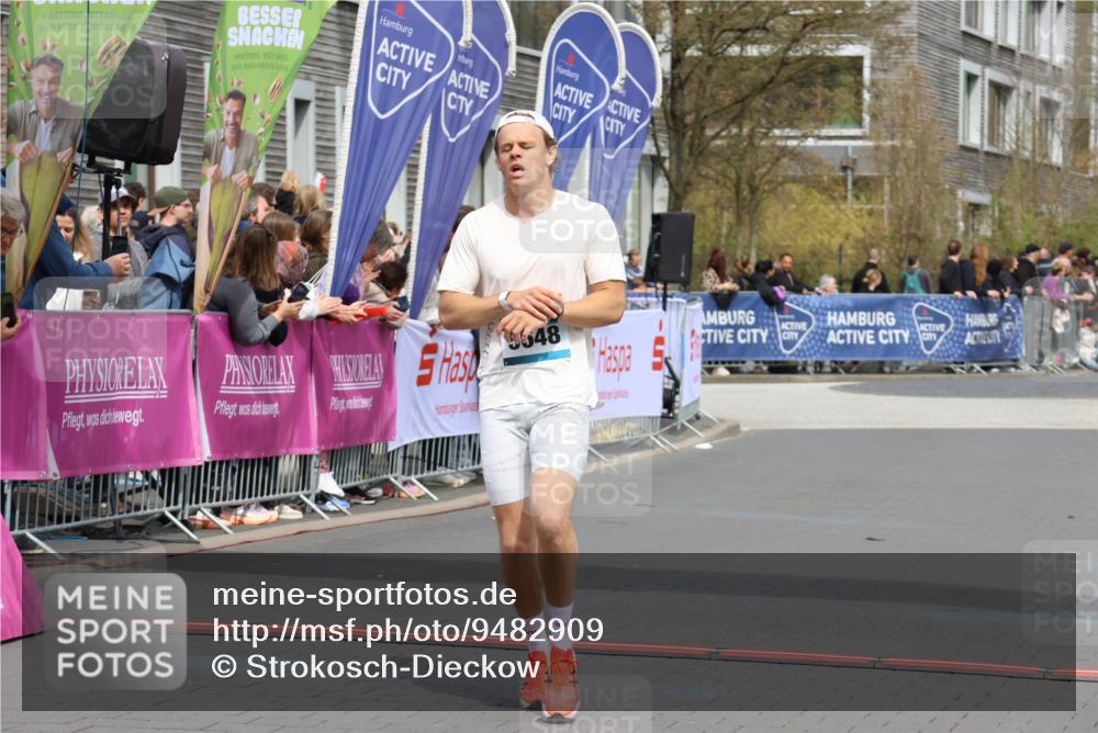 12.04.2026 - 45. Internationalen Wilhelmsburger Insellauf Strokosch-Dieckow http://msf.ph/oto/9482909 12.04.2026 12:49:16 Ziel 3947, 5648 meine-sportfotos.de