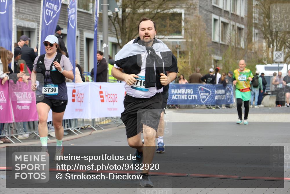12.04.2026 - 45. Internationalen Wilhelmsburger Insellauf Strokosch-Dieckow http://msf.ph/oto/9482920 12.04.2026 13:23:59 Ziel 3814, 2716, 3730, 3353 meine-sportfotos.de