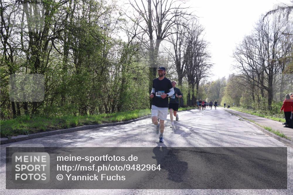 12.04.2026 - 45. Internationalen Wilhelmsburger Insellauf Yannick Fuchs http://msf.ph/oto/9482964 12.04.2026 10:24:03 Laufen 444 meine-sportfotos.de