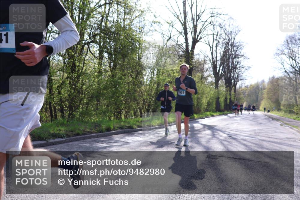 12.04.2026 - 45. Internationalen Wilhelmsburger Insellauf Yannick Fuchs http://msf.ph/oto/9482980 12.04.2026 10:24:05 Laufen 11, 3929 meine-sportfotos.de