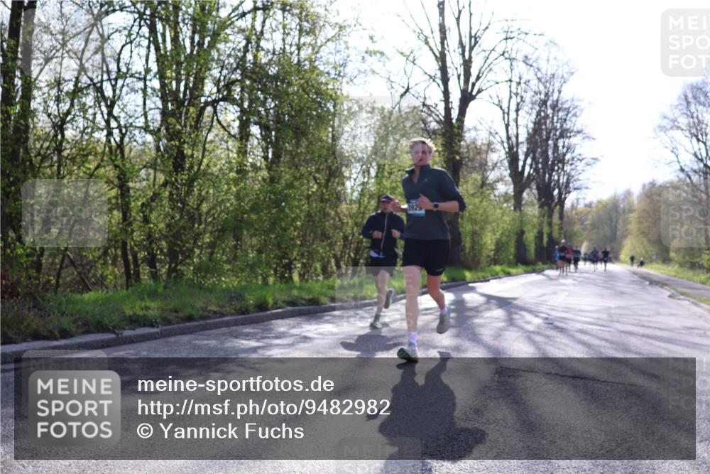 12.04.2026 - 45. Internationalen Wilhelmsburger Insellauf Yannick Fuchs http://msf.ph/oto/9482982 12.04.2026 10:24:05 Laufen 3925 meine-sportfotos.de