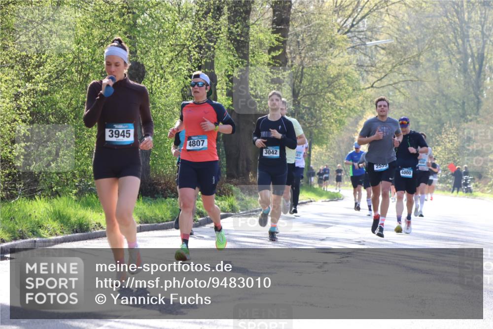 12.04.2026 - 45. Internationalen Wilhelmsburger Insellauf Yannick Fuchs http://msf.ph/oto/9483010 12.04.2026 10:24:08 Laufen 3945, 4807, 3042, 83, 2559, 4000 meine-sportfotos.de