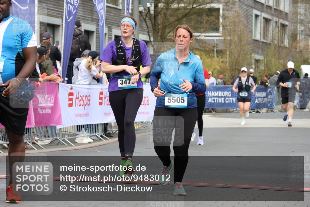 12.04.2026 - 45. Internationalen Wilhelmsburger Insellauf Strokosch-Dieckow http://msf.ph/oto/9483012 12.04.2026 13:23:53 Ziel 4176, 5505, 3471, 3814 meine-sportfotos.de