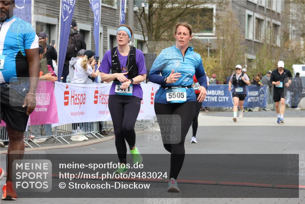 12.04.2026 - 45. Internationalen Wilhelmsburger Insellauf Strokosch-Dieckow http://msf.ph/oto/9483024 12.04.2026 13:23:52 Ziel 3478, 4176, 5505, 3471 meine-sportfotos.de
