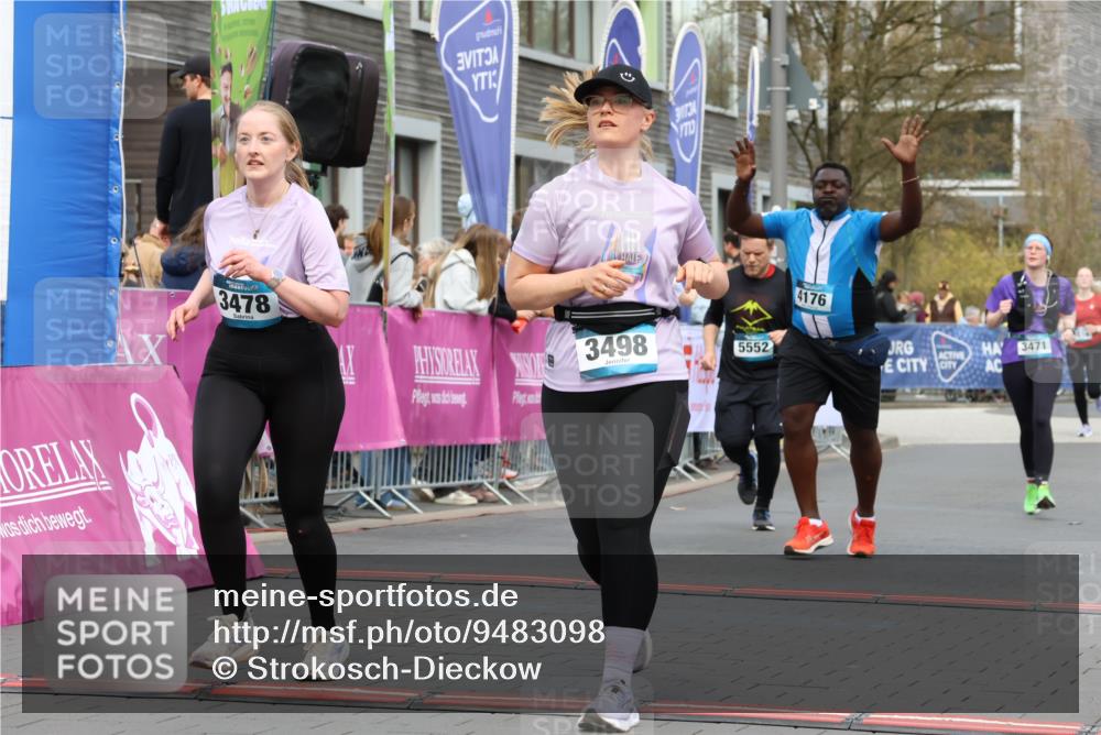 12.04.2026 - 45. Internationalen Wilhelmsburger Insellauf Strokosch-Dieckow http://msf.ph/oto/9483098 12.04.2026 13:23:49 Ziel 3783, 3498, 3478, 4176, 5505, 3471 meine-sportfotos.de