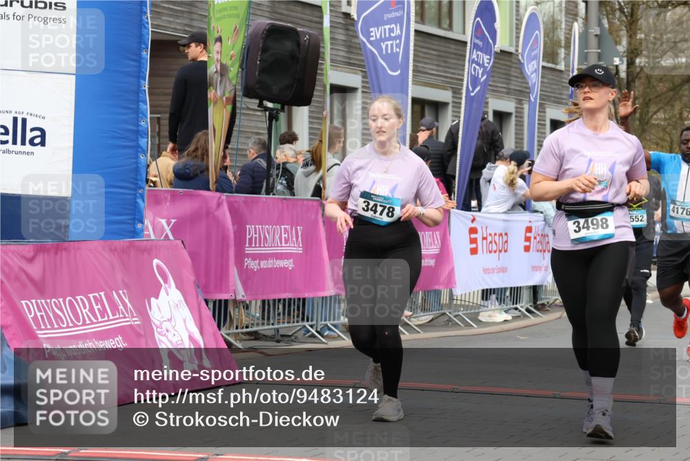 12.04.2026 - 45. Internationalen Wilhelmsburger Insellauf Strokosch-Dieckow http://msf.ph/oto/9483124 12.04.2026 13:23:48 Ziel 3336, 3783, 3498, 3478, 4176, 5505 meine-sportfotos.de
