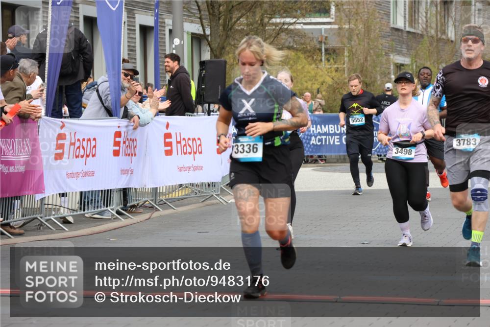 12.04.2026 - 45. Internationalen Wilhelmsburger Insellauf Strokosch-Dieckow http://msf.ph/oto/9483176 12.04.2026 13:23:43 Ziel 5223, 3336, 3783, 3498 meine-sportfotos.de