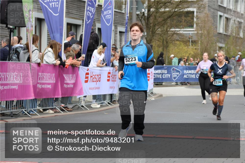 12.04.2026 - 45. Internationalen Wilhelmsburger Insellauf Strokosch-Dieckow http://msf.ph/oto/9483201 12.04.2026 13:23:41 Ziel 5223, 3336, 3783 meine-sportfotos.de